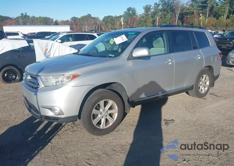 2011 Toyota Highlander Base V6 z USA, uszkodzony, nr VIN 5TDBK3EH7BS083266